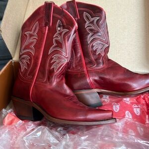Cowboy boots size 9. Never been worn